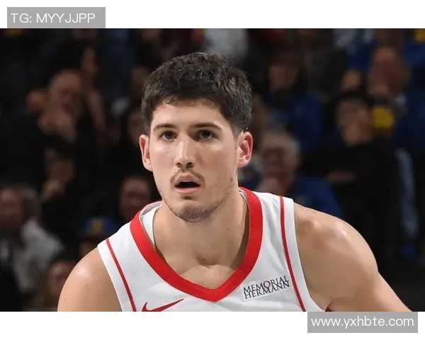 火箭队在太阳夏季联赛中展现新星风采，年轻球员争相亮相引发关注